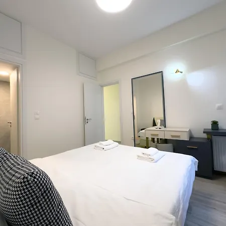 Beyond Hospitality-modern 3 Bedroom Apartment Athens