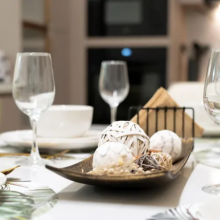 Beyond Hospitality-modern 3 Bedroom Athens