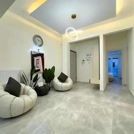 Beyond Hospitality-modern 3 Bedroom *