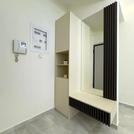 Beyond Hospitality-modern 3 Bedroom Apartment Athens