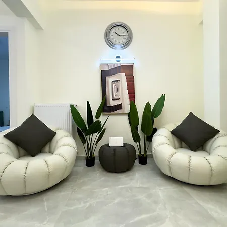 Beyond Hospitality-modern 3 Bedroom Athens