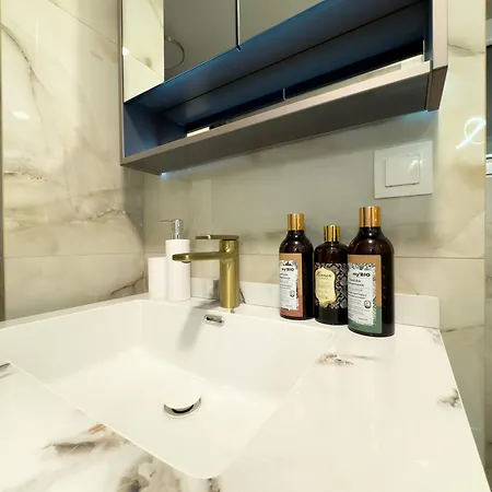 Apartment Beyond Hospitality-modern 3 Bedroom *