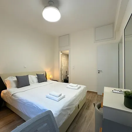 Beyond Hospitality-modern 3 Bedroom *