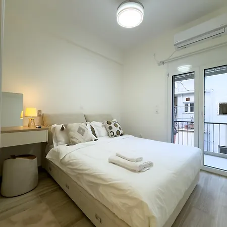Beyond Hospitality-modern 3 Bedroom Apartment Athens