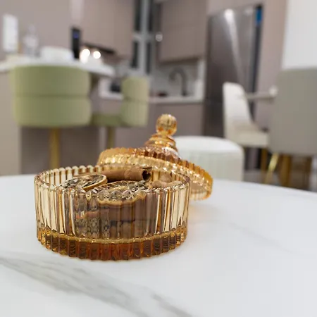 Beyond Hospitality-modern 3 Bedroom Appartamento *